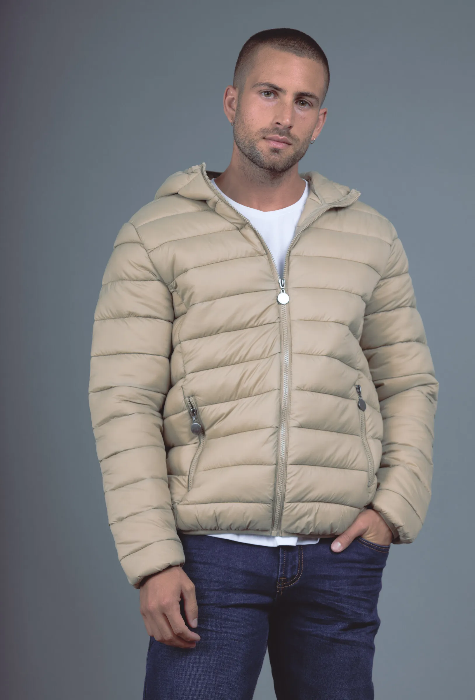 Leichte Daunenjacke mit langen Ärmeln