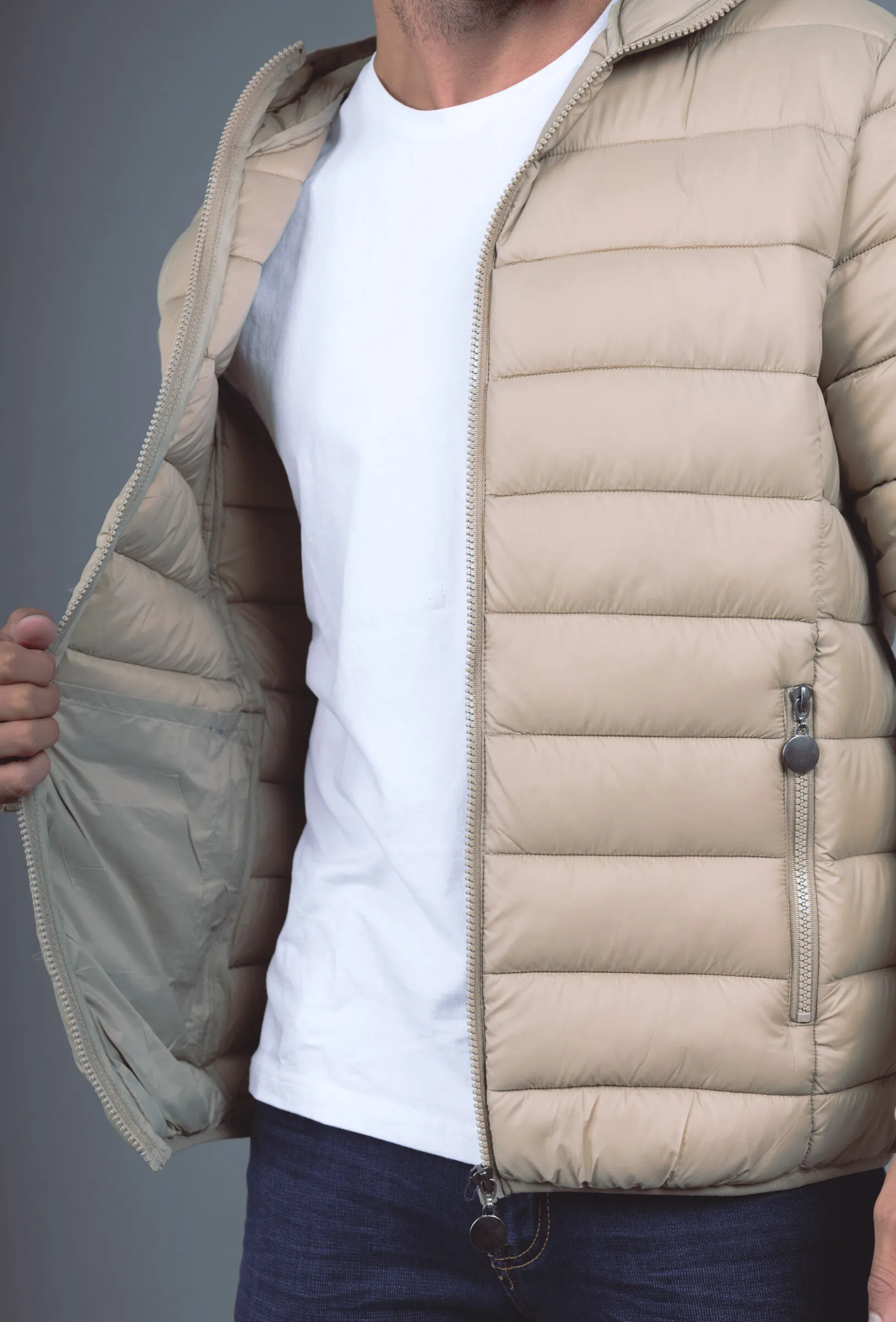 Leichte Daunenjacke mit langen Ärmeln